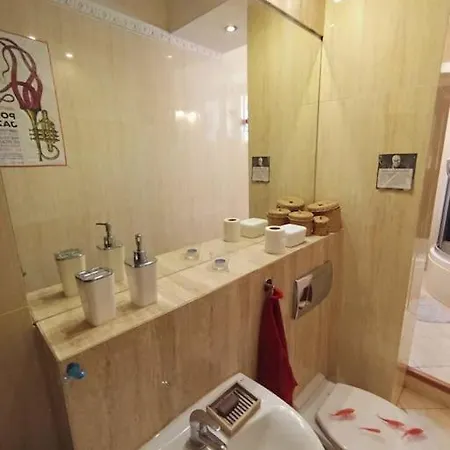 Wygodne Rodzinne 90m2, 5min Do Starowki, Opcja Darmowego Parkingu, Salon I 2 Sypialnie *