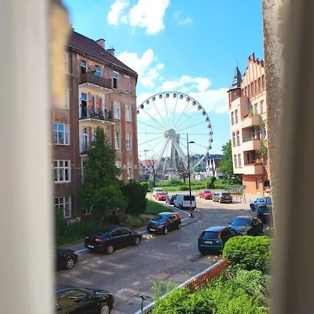 Wygodne Rodzinne 90m2, 5min Do Starowki, Opcja Darmowego Parkingu, Salon I 2 Sypialnie Lägenhet *